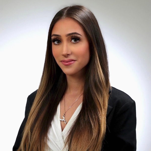Dr. Ava Azmi